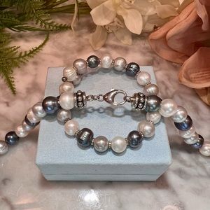 Vintage Handmade genuine Pearl bracelet. Black and white Pearls wrap bracelet